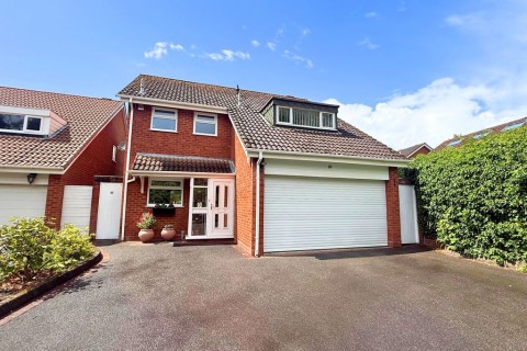 View Full Details for Cricket Close, Walsall